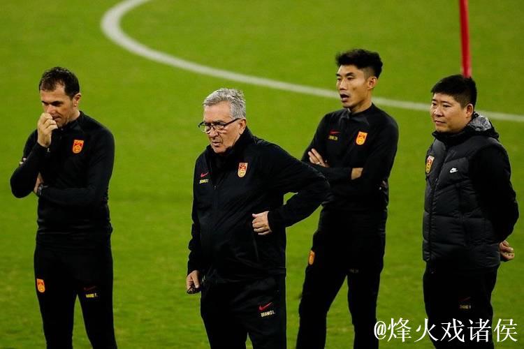 国足攻击端人员储备充足 教练组选用新人须谨慎