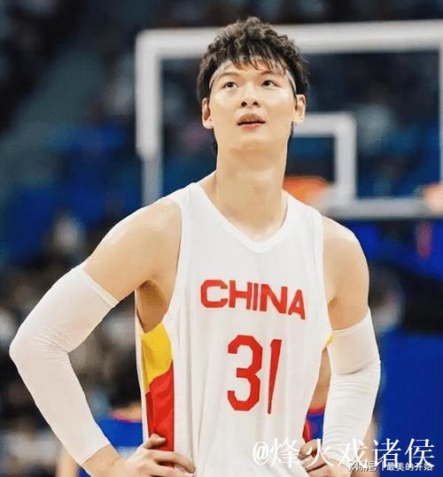 王哲林31+14刘铮16分 上海力克浙江总比分2-2 王哲林31+14刘铮16分 上海力克浙江总比分2-2